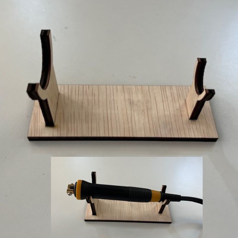 houten houder om je brandpen op te leggen door workshops houtbranden