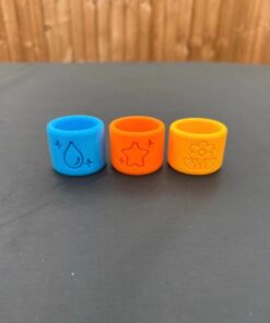 Kleine potjes voor sensorisch spel door Colourful Play.